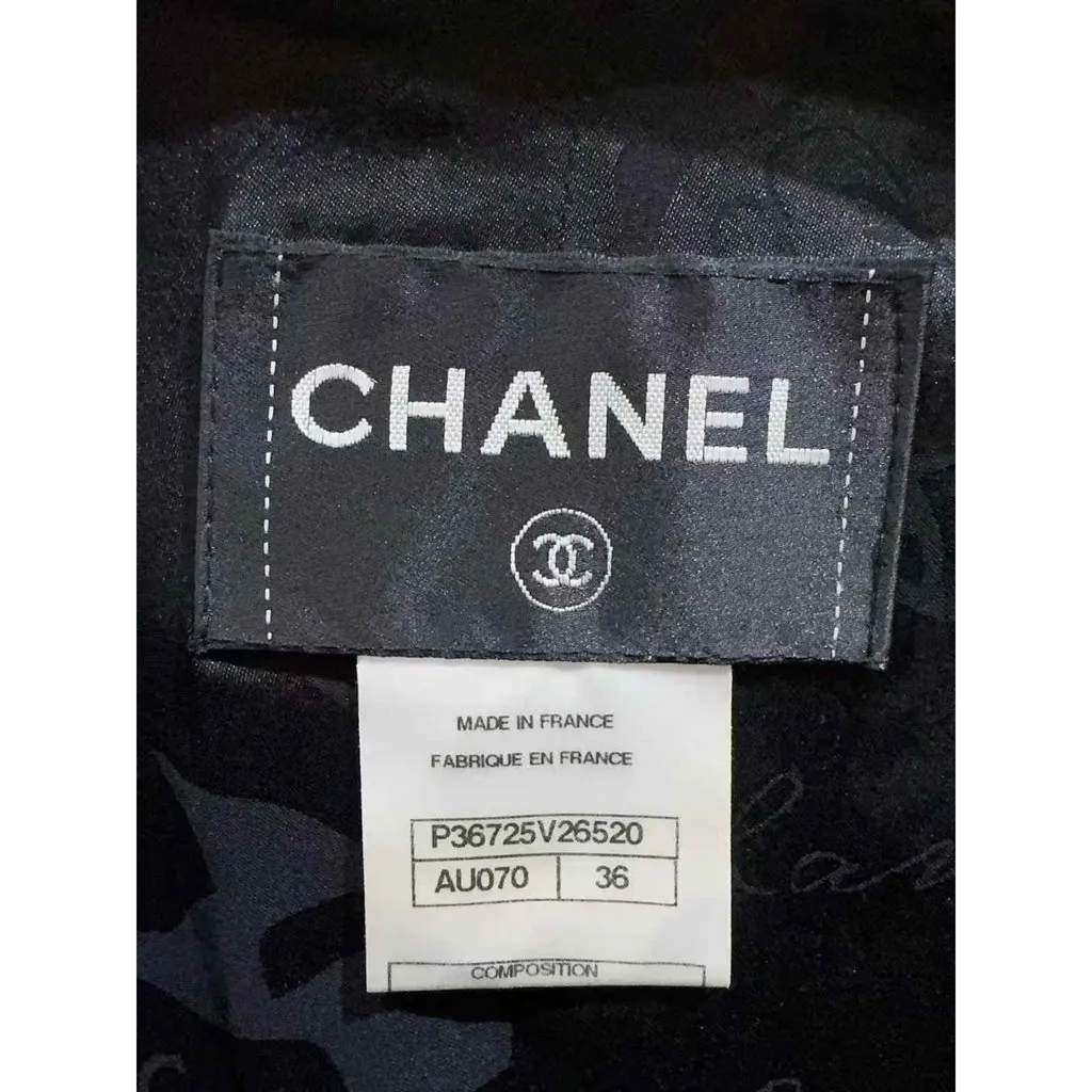 Chanel La Petite Veste Noire Black Wool Jacket Black Wool Very good - Box View