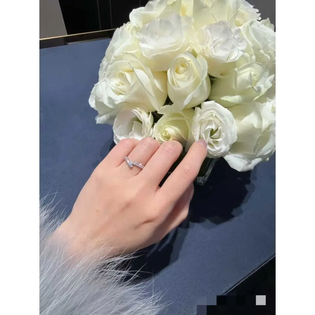 Harry Winston Ring MultiColor Very good - Model View