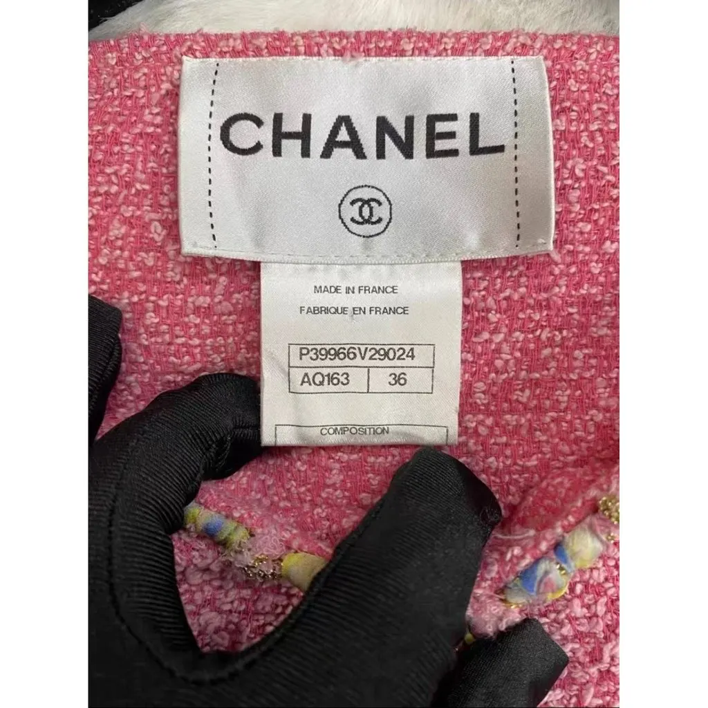 Chanel La Petite Veste Noire Tweed Jacket MultiColor Tweed Very good - Model View
