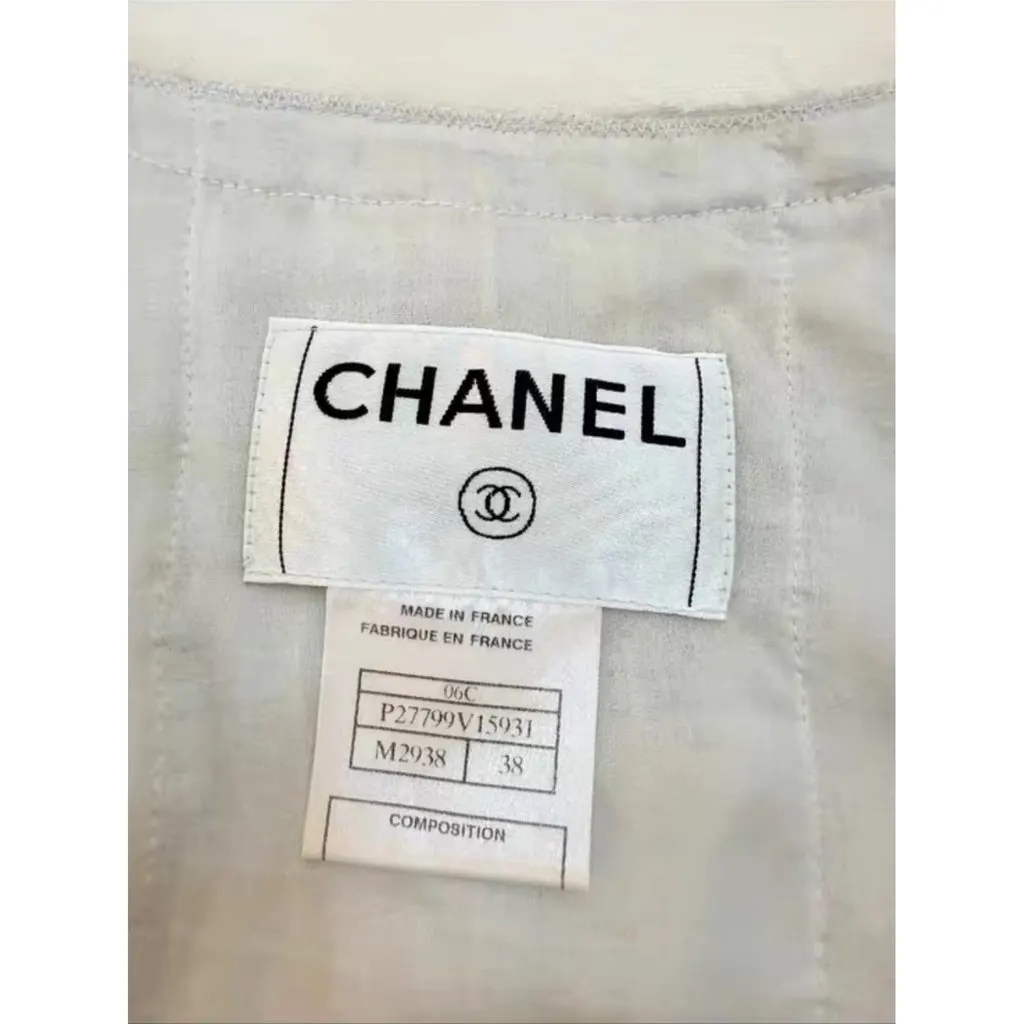 Chanel La Petite Veste Noire Tweed Jacket MultiColor Tweed Very good - Model View