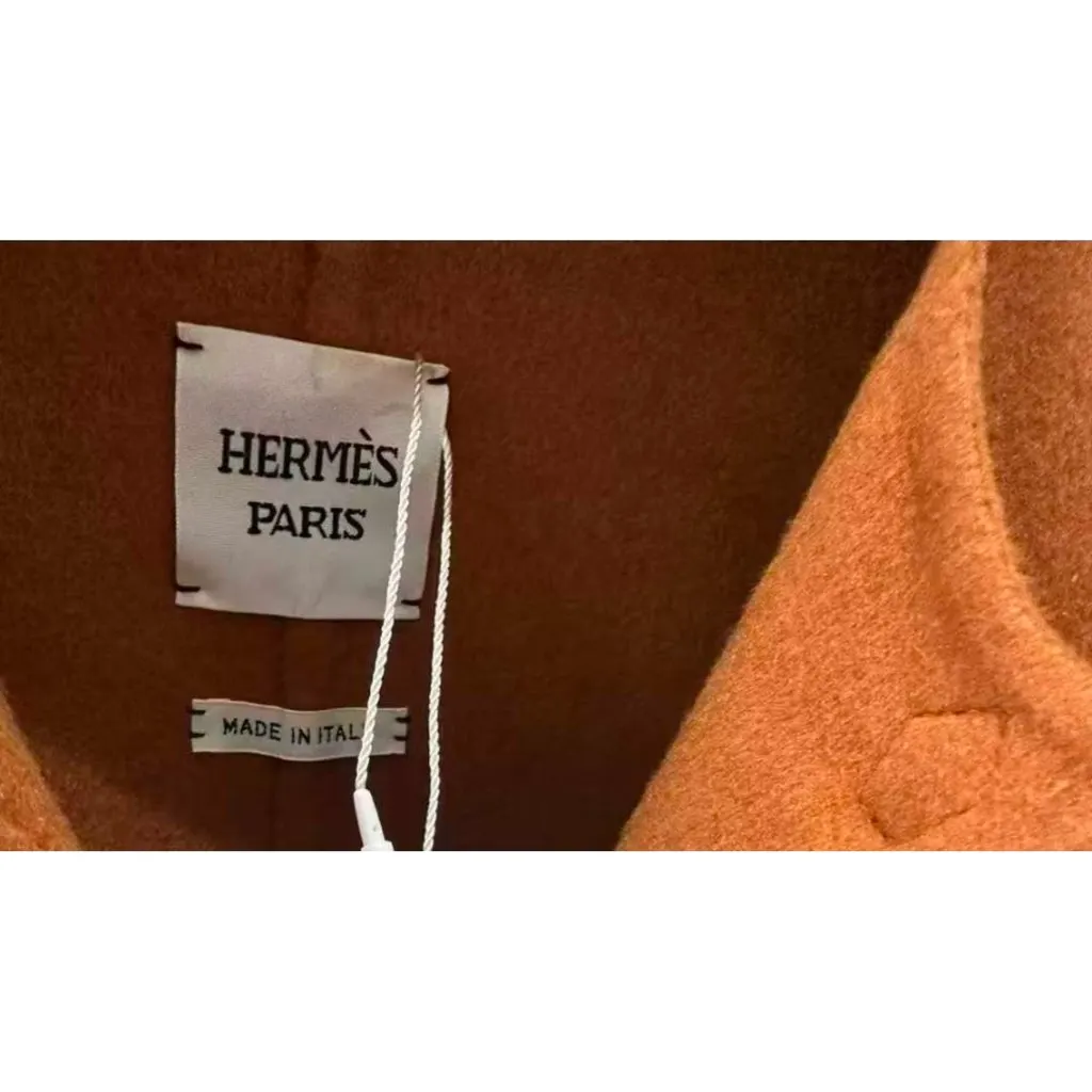 Hermès Orange Cashmere Coat Orange Cashmere Very good - Model View