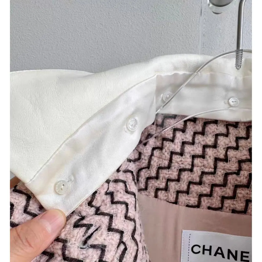 Chanel Wool Coat MultiColor Wool Never worn, with tag - Inside View