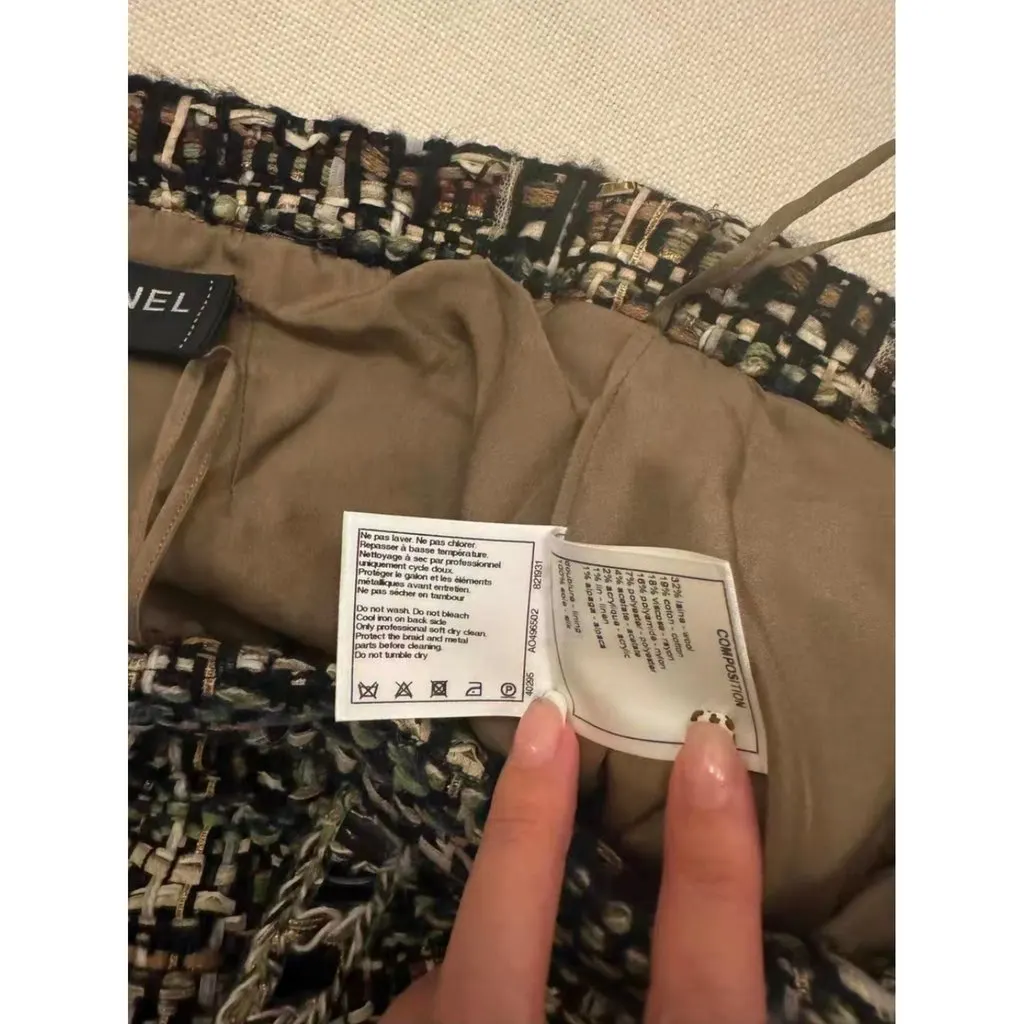 Chanel Tweed Skirt MultiColor Tweed Very good - Inside View