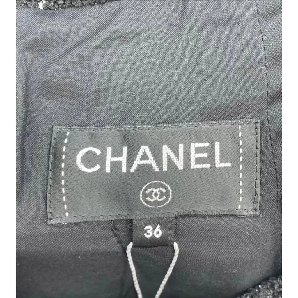 Chanel Tweed Skirt MultiColor Tweed Very good - Model View