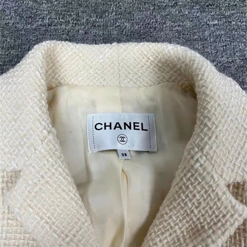 Chanel Wool Coat MultiColor Wool Very good - Model View