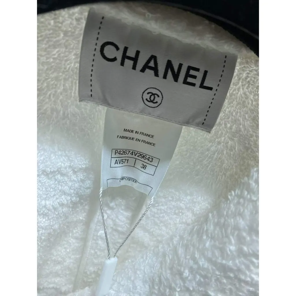 Chanel La Petite Veste Noire Cotton Jacket MultiColor Cotton Very good - Model View