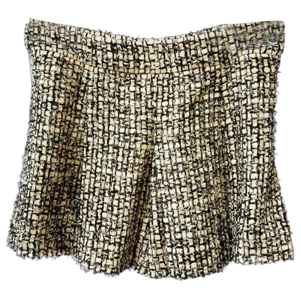 Chanel Tweed Shorts MultiColor Tweed Very good - Front View
