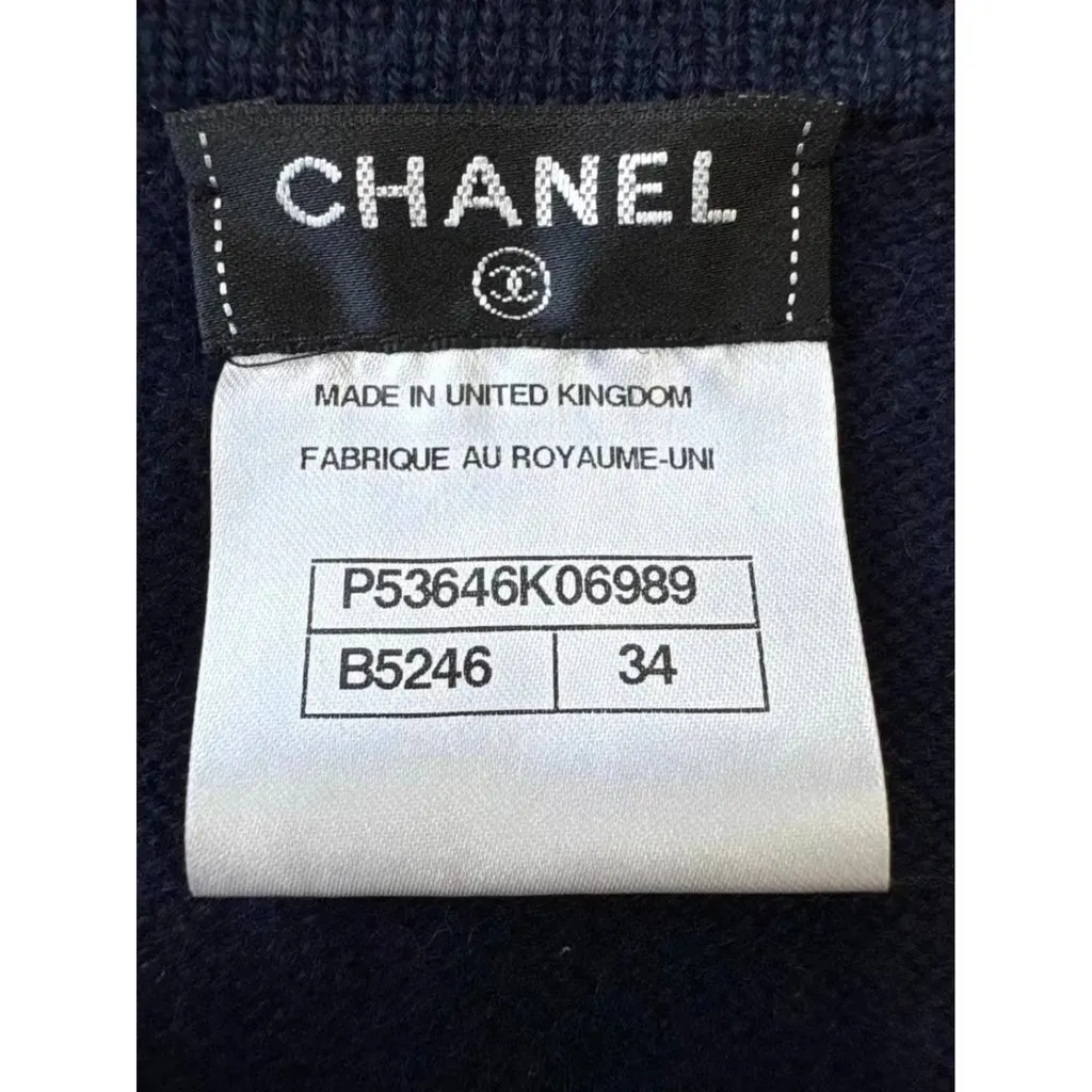 Chanel Cashmere Knitwear MultiColor Cashmere Very good - Model View