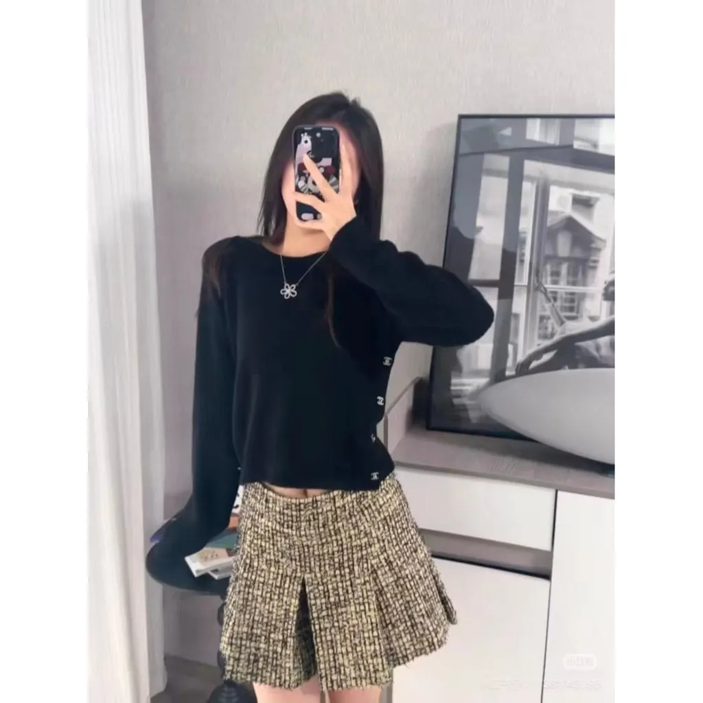 Chanel Tweed Shorts MultiColor Tweed Very good - Box View