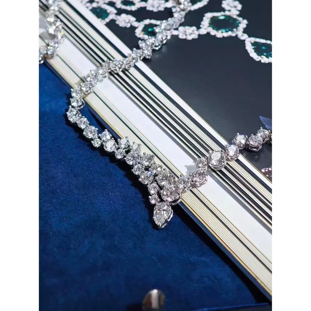 Harry Winston Necklace MultiColor Lace Very good - Box View