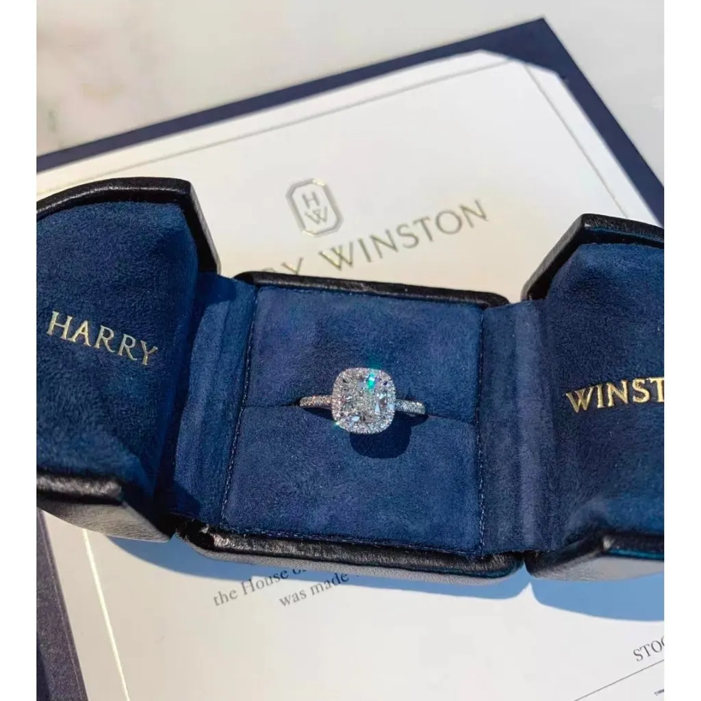 Harry Winston Ring MultiColor Very good - Model View