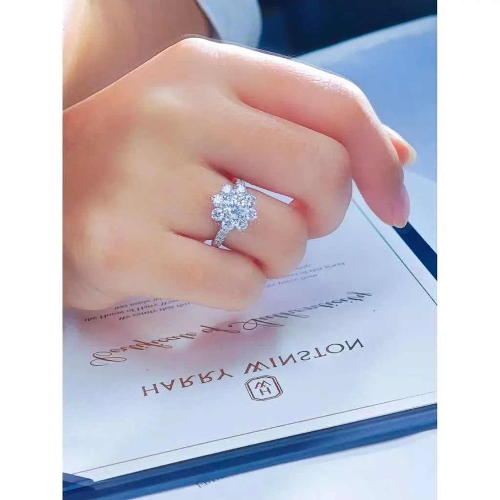 Harry Winston Ring MultiColor Very good - Model View