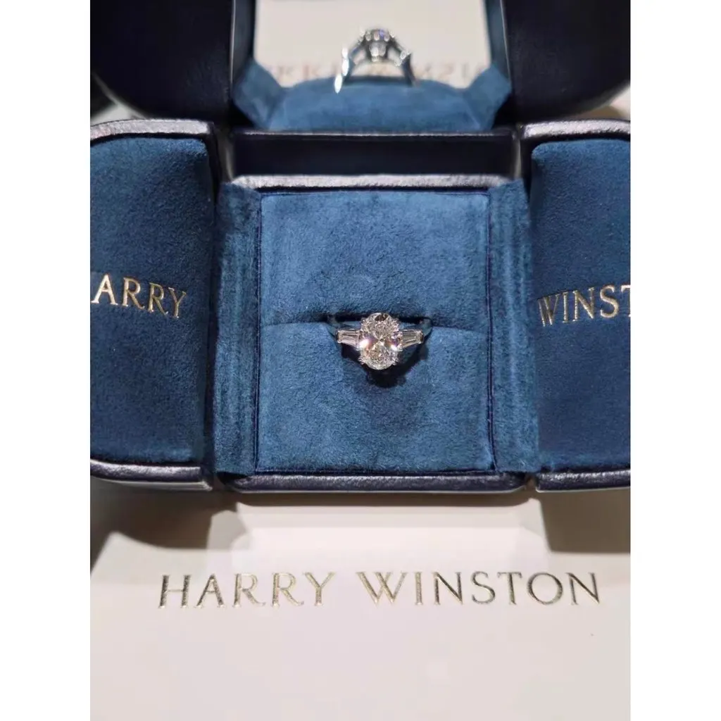 Harry Winston Ring MultiColor Very good - Model View