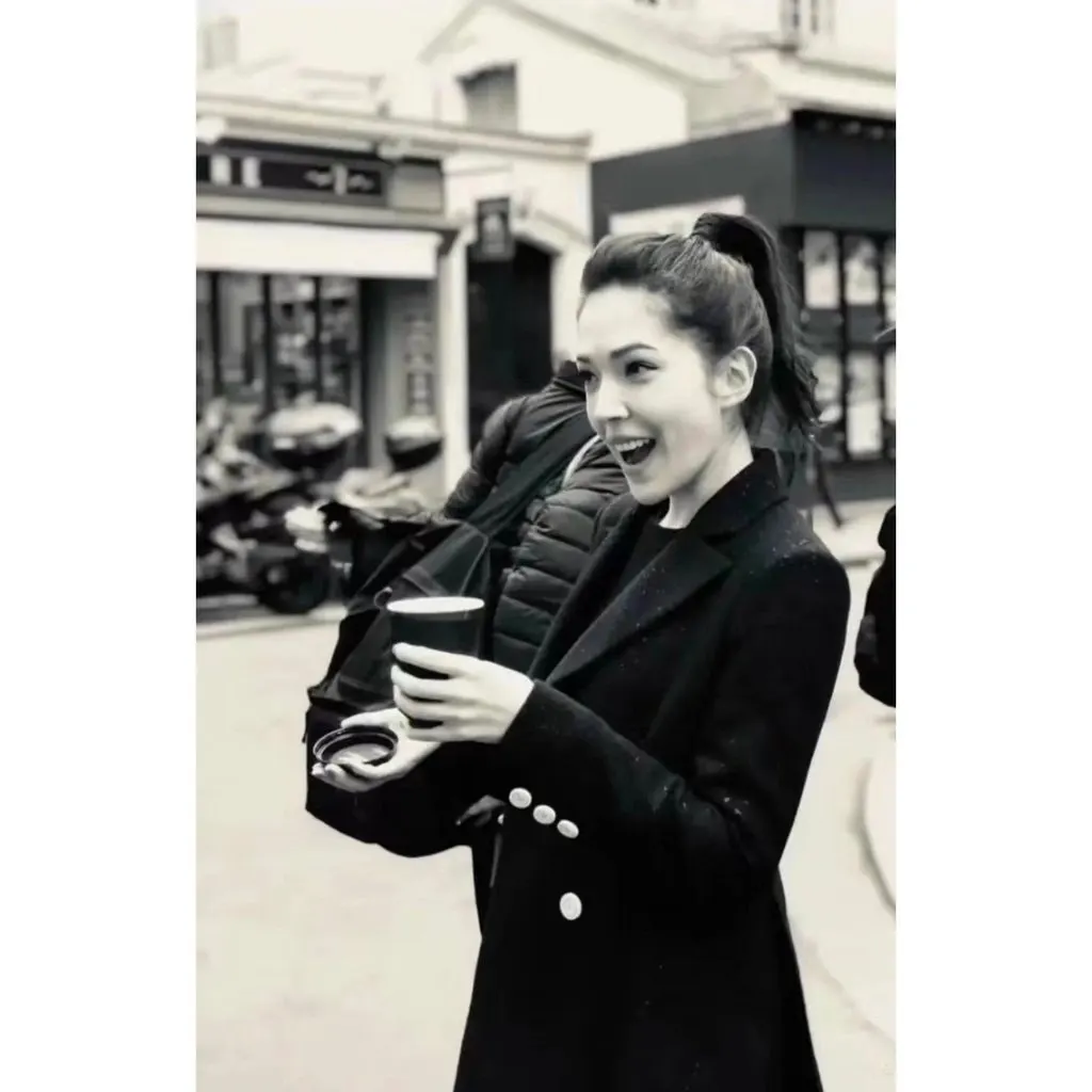 Chanel La Petite Veste Noire Black Wool Jacket Black Wool Very good - Inside View