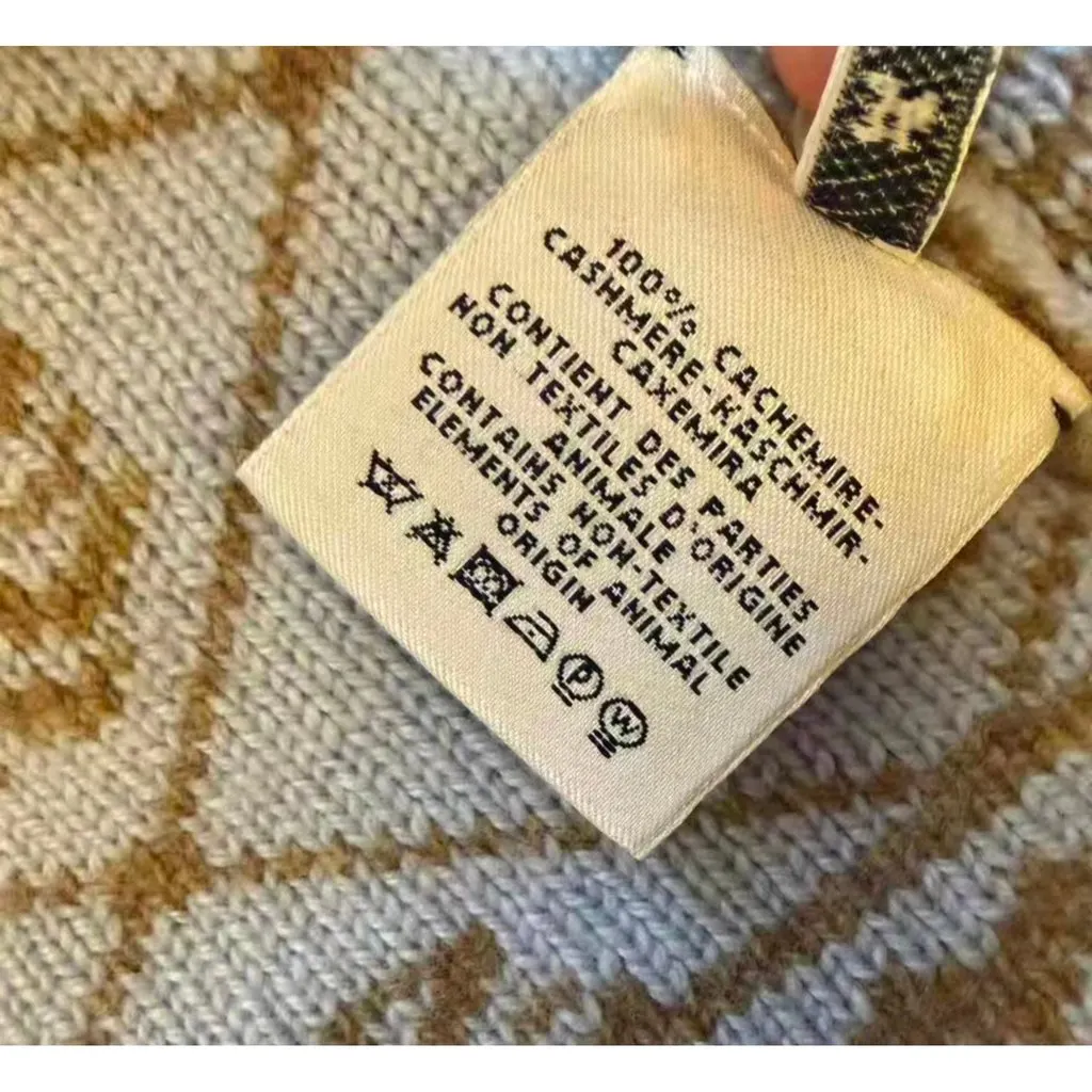 Hermes Twillaine Cashmere Knitwear MultiColor Cashmere Very good - Model View