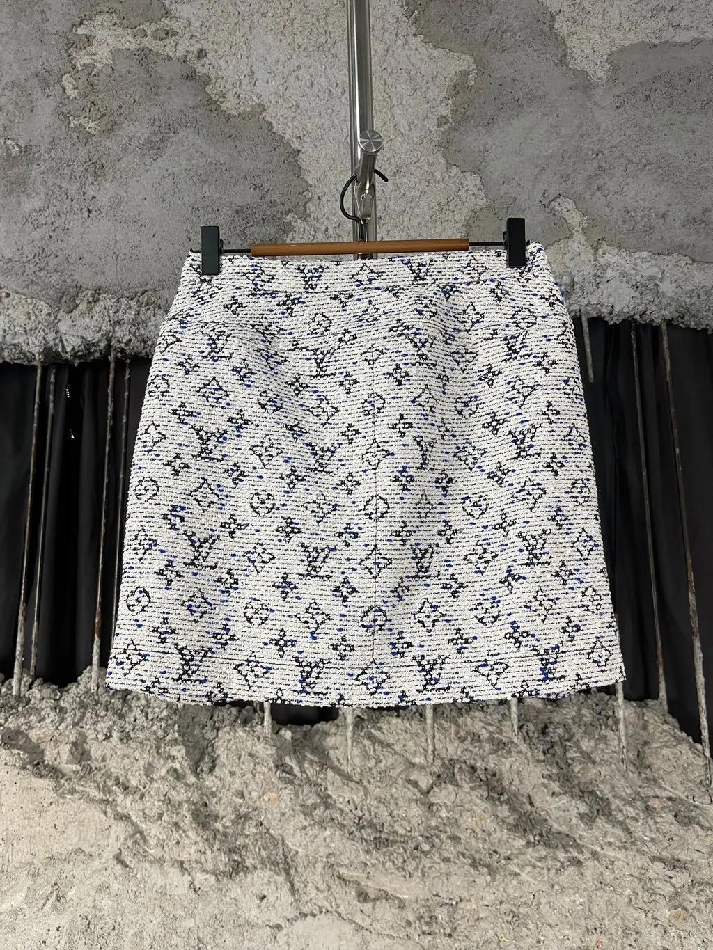 Louis Vuitton Tweed Skirt MultiColor Tweed Very good - Back View