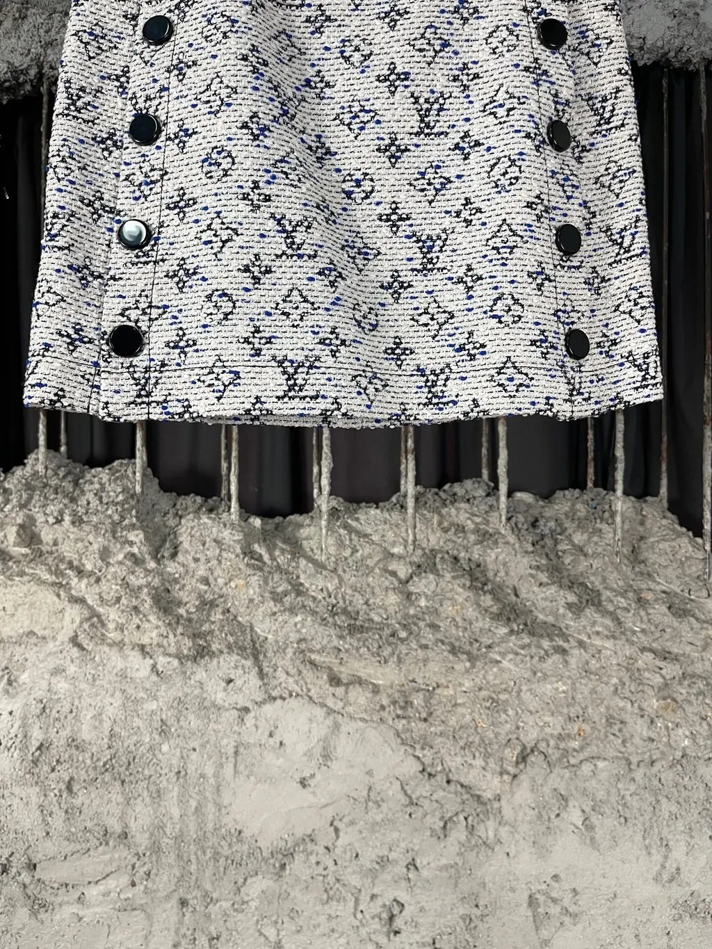 Louis Vuitton Tweed Skirt MultiColor Tweed Very good - Model View