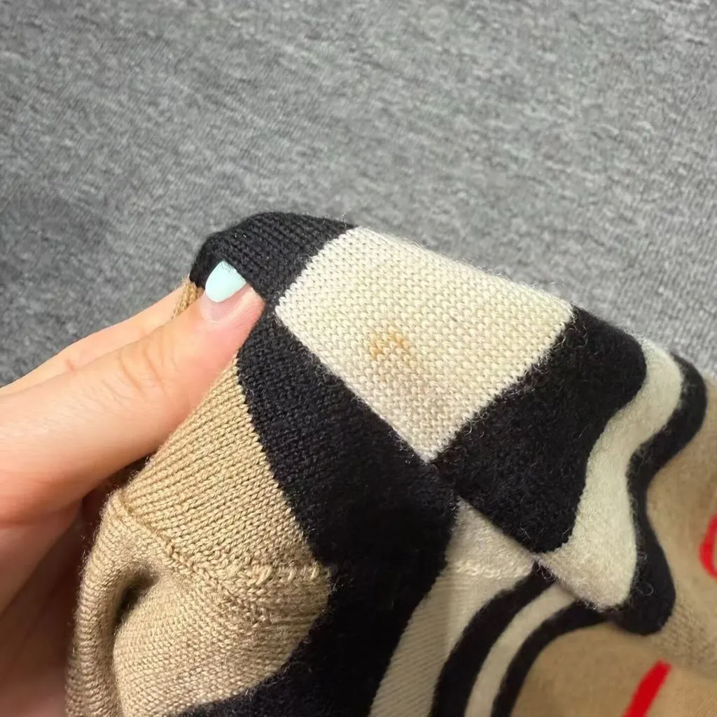 Burberry Knit Knitwear MultiColor Very good - Model View