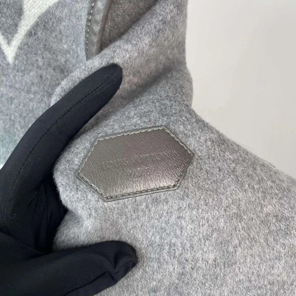 Louis Vuitton Coat MultiColor Very good - Inside View