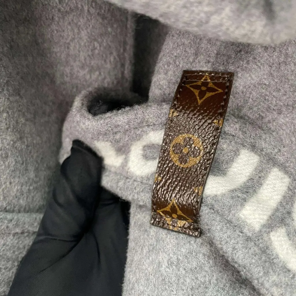 Louis Vuitton Coat MultiColor Very good - Model View