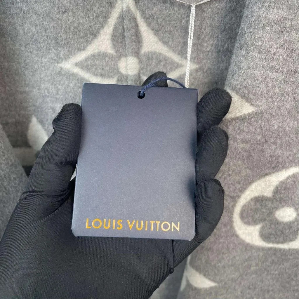 Louis Vuitton Coat MultiColor Very good - Box View