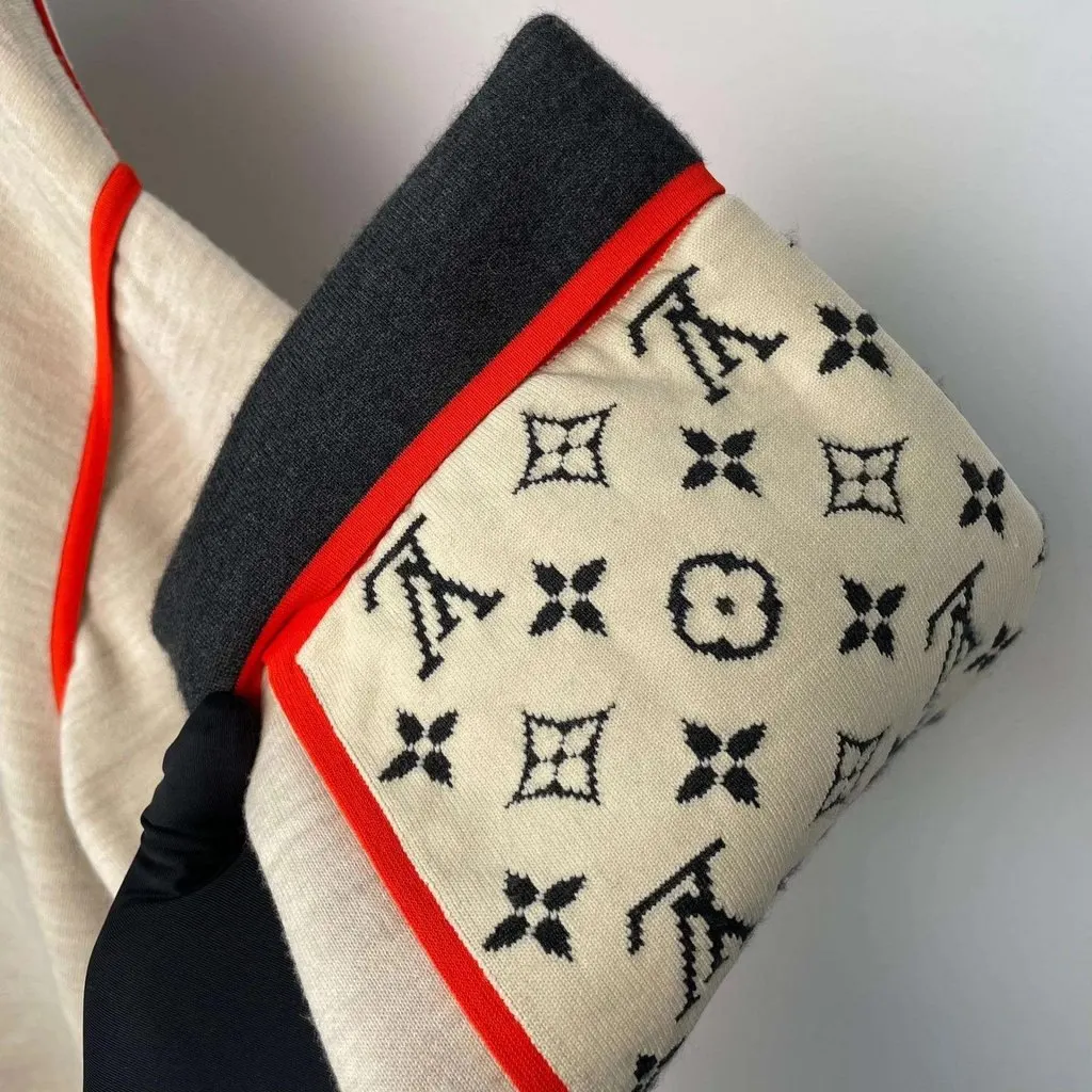 Louis Vuitton Knitwear MultiColor Good - Model View