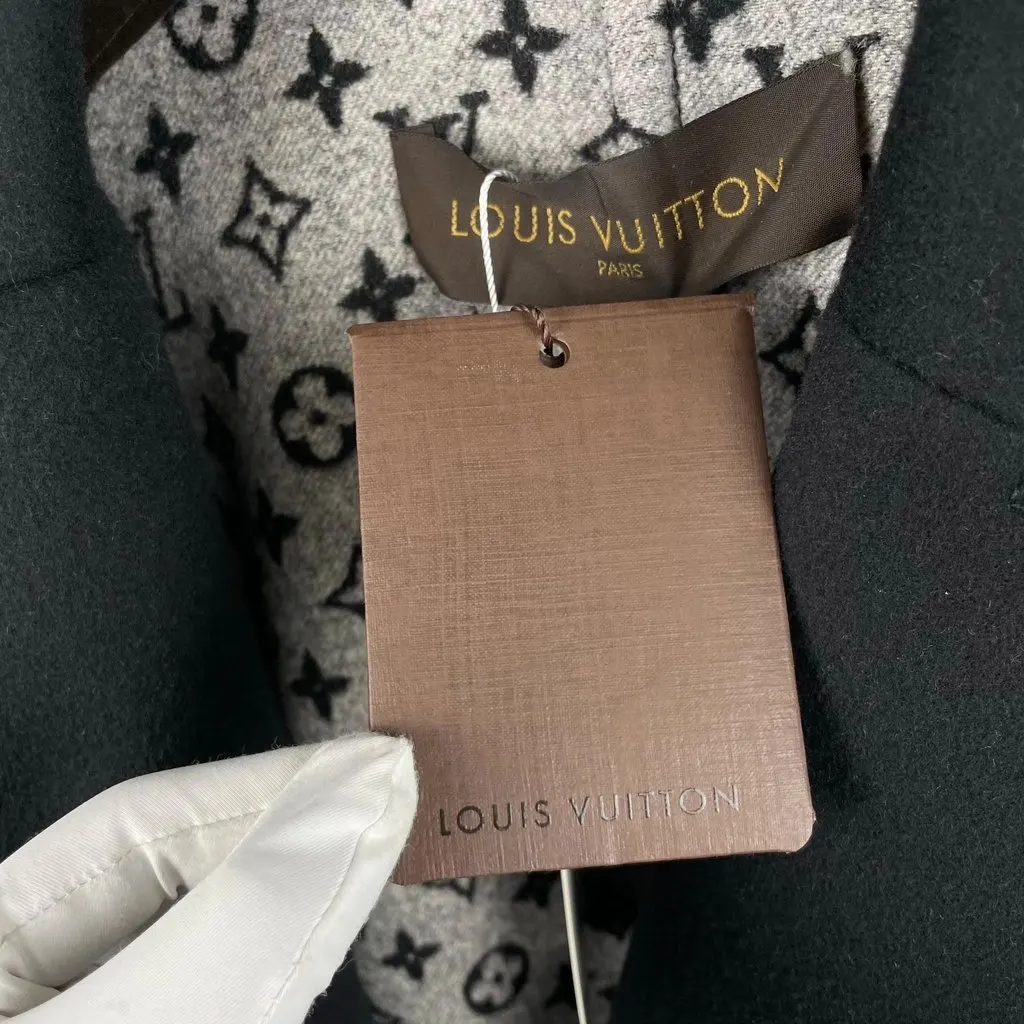 Louis Vuitton Wool Coat MultiColor Wool Never worn - Inside View