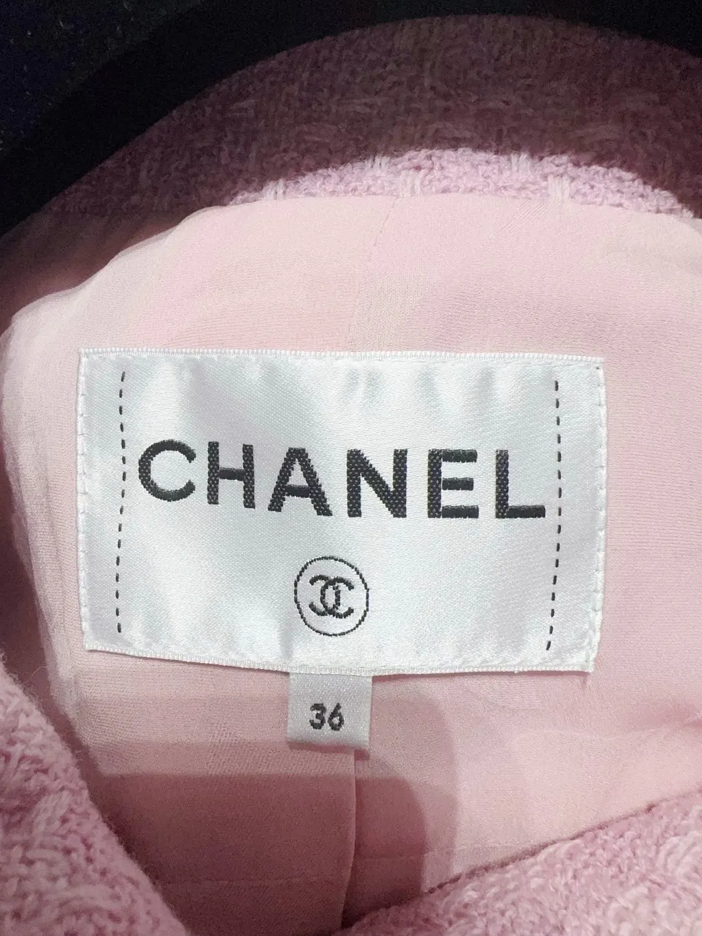 Chanel Snow Pink Wool Coat Pink Wool Very good - Model View