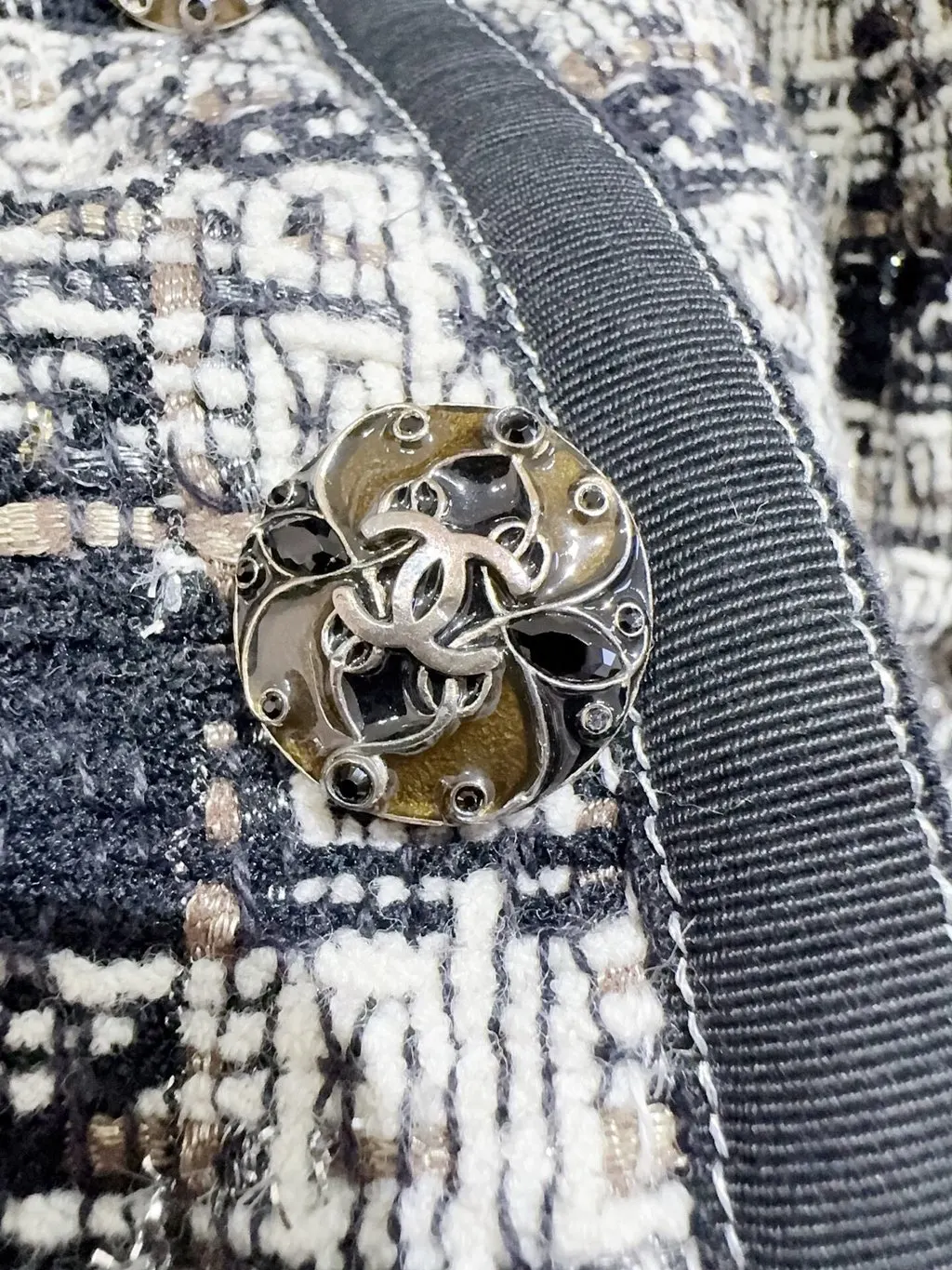 Chanel Tweed Jacket MultiColor Tweed Very good - Inside View