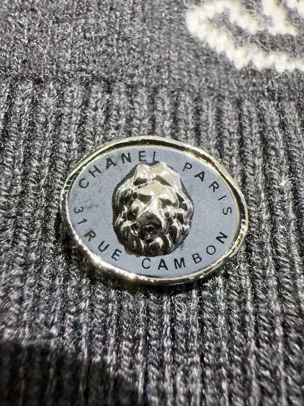 Chanel Cashmere Knitwear MultiColor Cashmere Very good - Model View