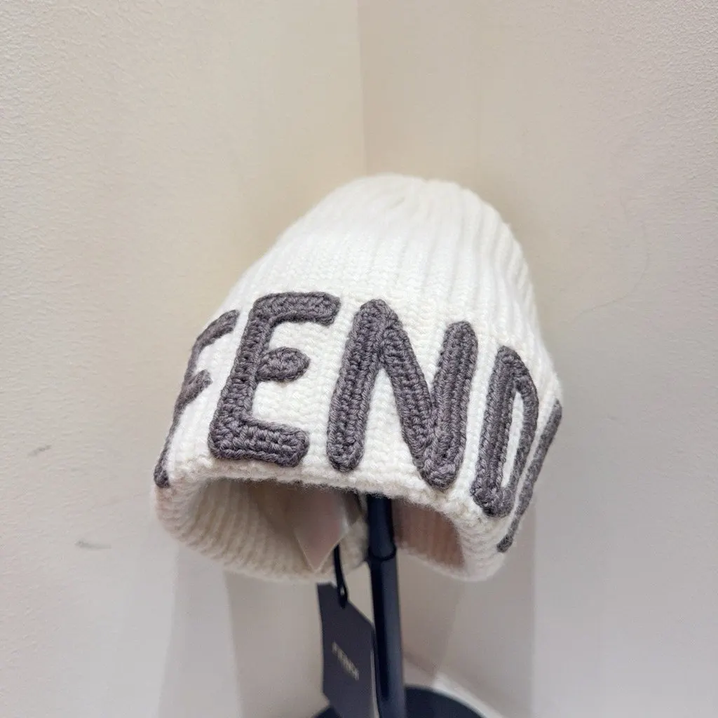 Fendi Wool Hat MultiColor Wool Never worn, with tag - Model View