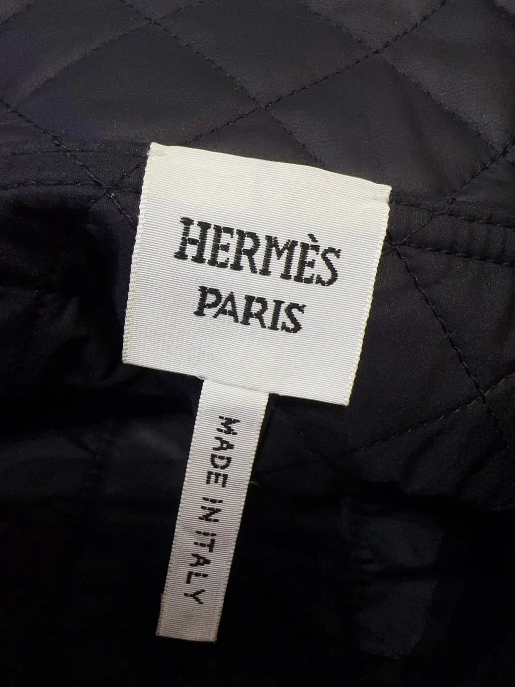 Hermès Black Leather Skirt Black Leather Never worn, with tag - Model View