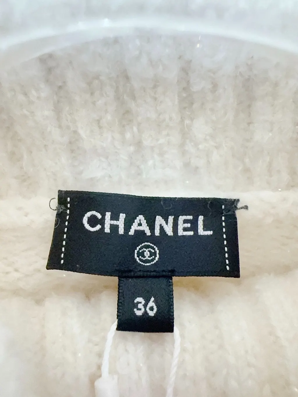 Chanel Coco Neige Wool Knitwear MultiColor Wool Never worn, with tag - Model View