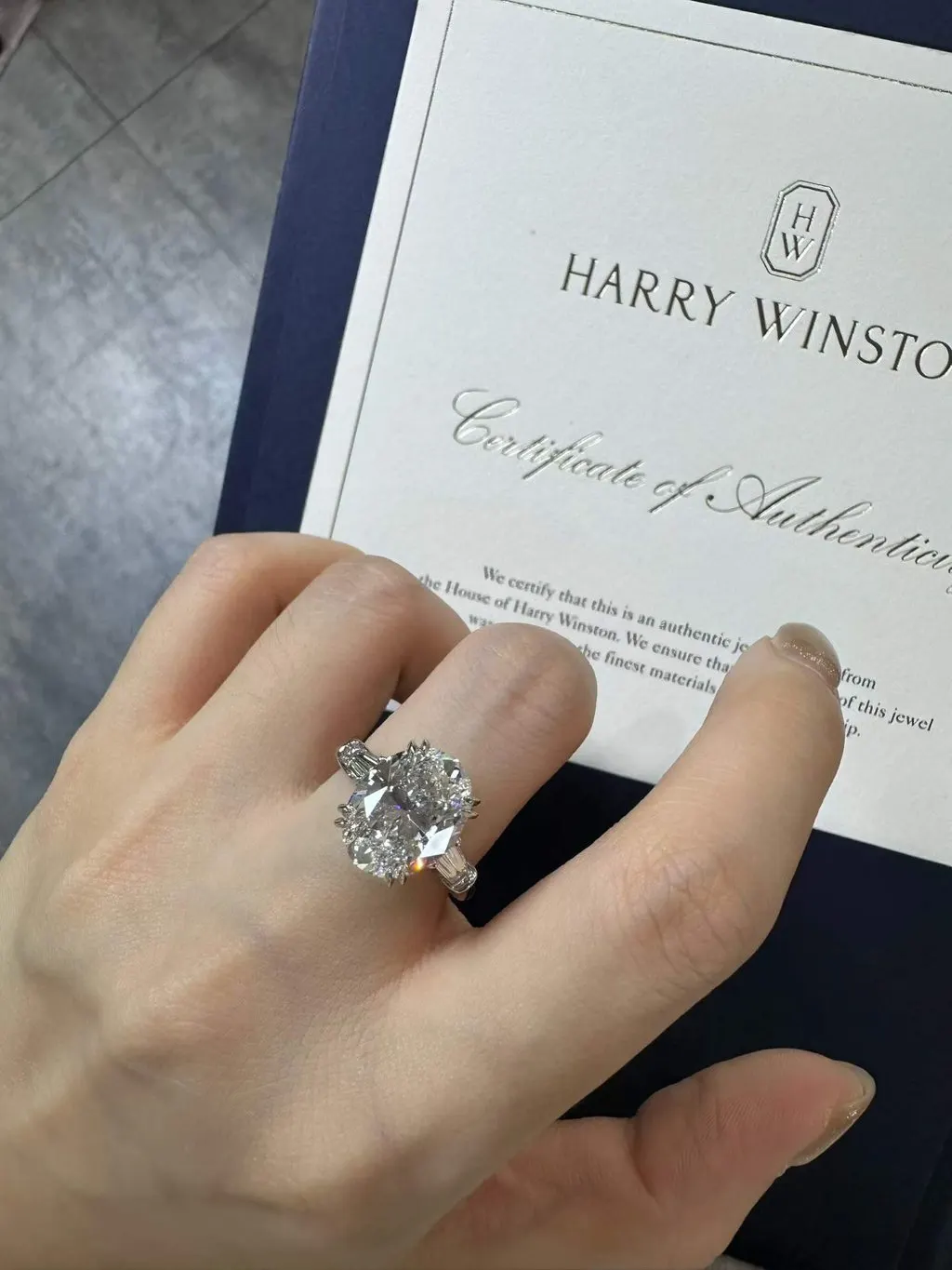 Harry Winston Platinum Ring MultiColor Platinum Very good - Model View