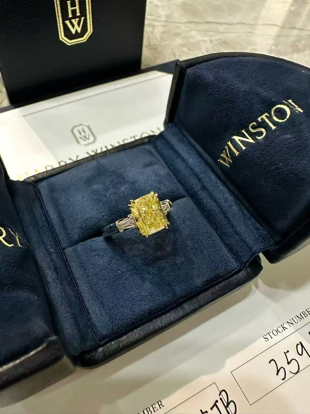 Harry Winston Platinum Ring MultiColor Platinum Very good - Inside View