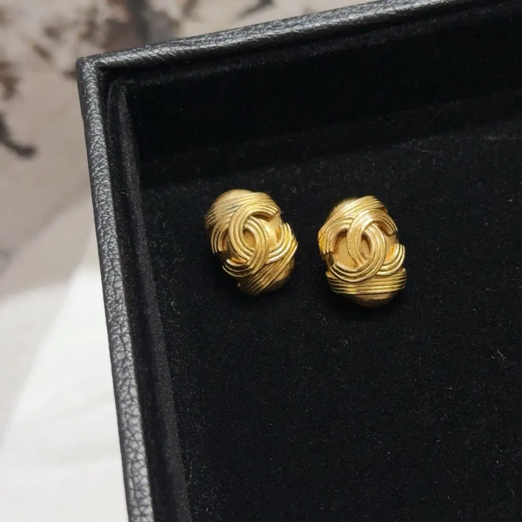 Chanel Metal Earrings MultiColor Metal Very good - Inside View