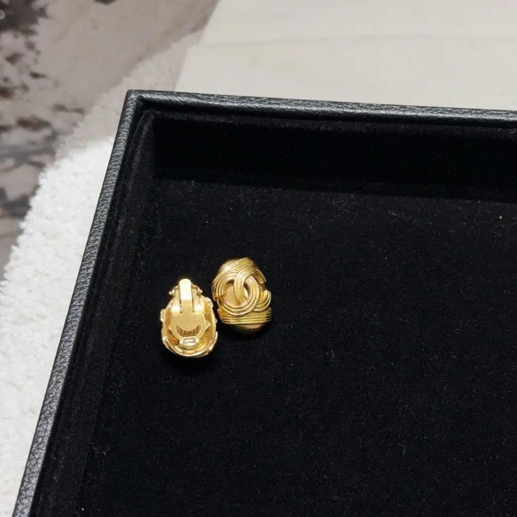 Chanel Metal Earrings MultiColor Metal Very good - Model View