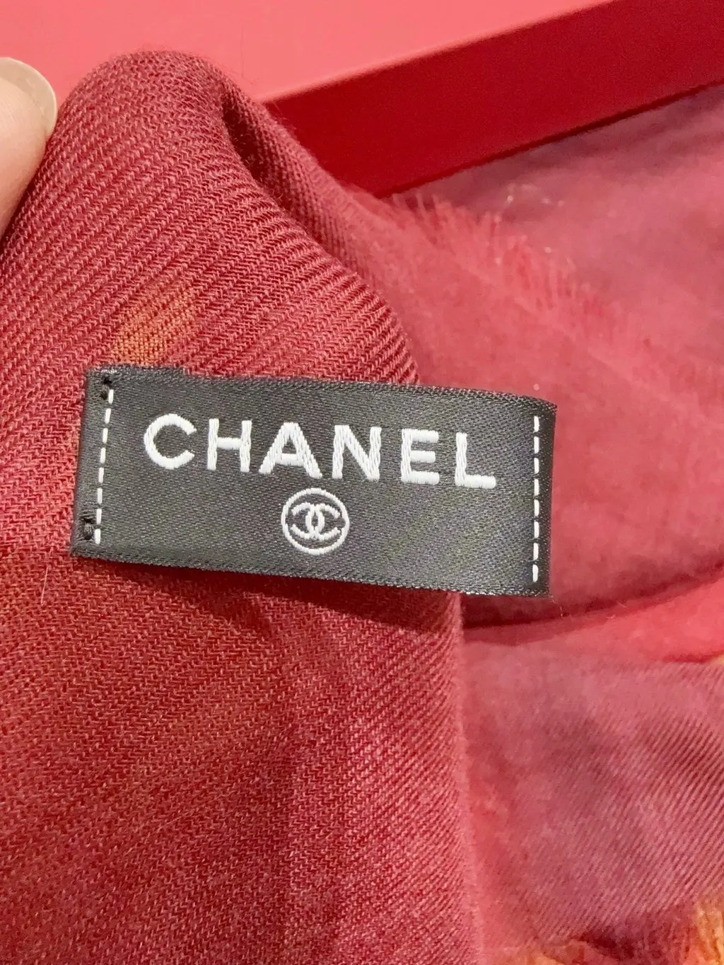 Chanel Cashmere Scarf MultiColor Cashmere Never worn - Inside View