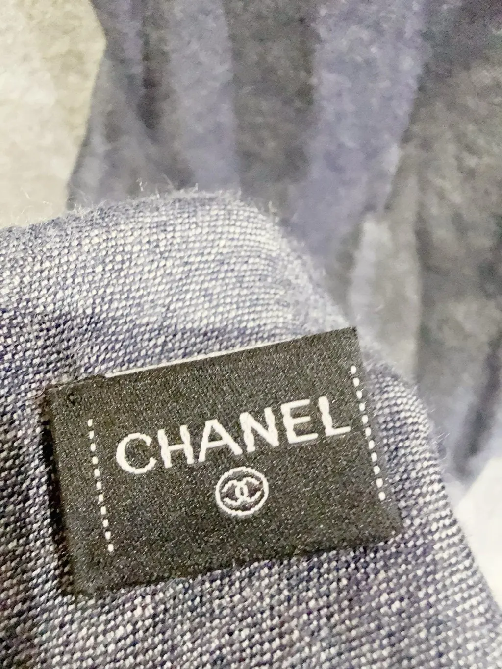 Chanel Cashmere Scarf MultiColor Cashmere Very good - Model View