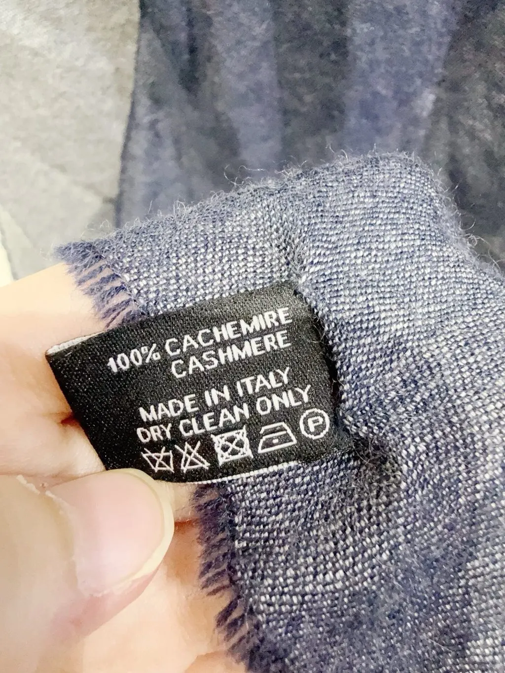 Chanel Cashmere Scarf MultiColor Cashmere Very good - Box View