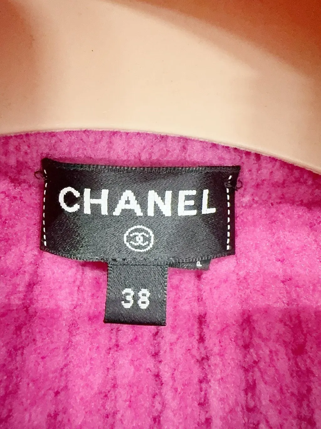 Chanel 22B Pink Velvet Jacket Pink Velvet Very good - Model View