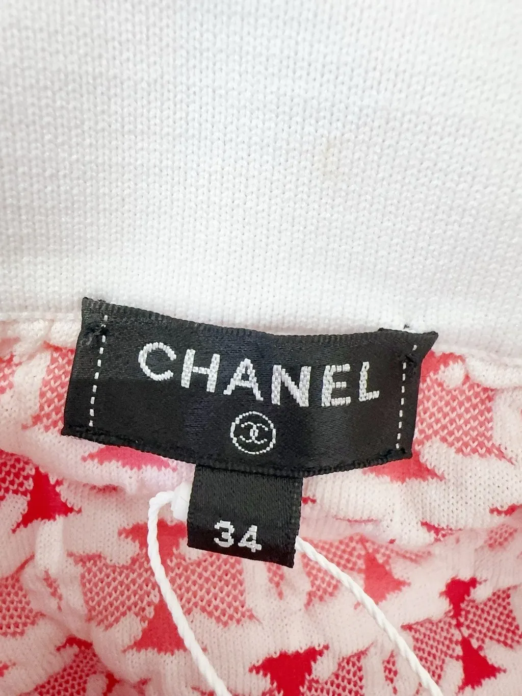 Chanel Pink Wool Skirt Pink Wool Never worn, with tag - Inside View
