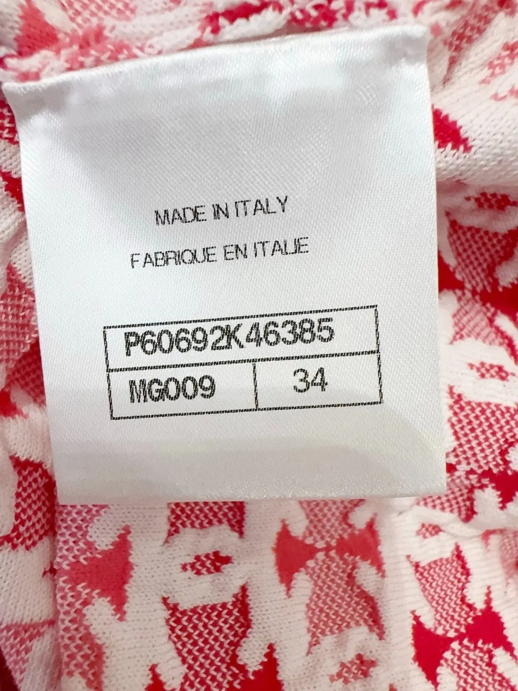 Chanel Pink Wool Skirt Pink Wool Never worn, with tag - Model View