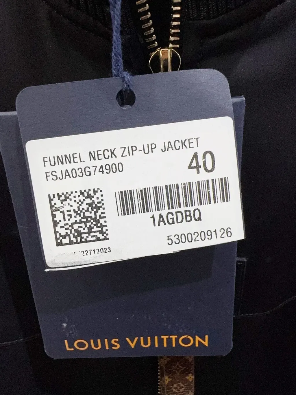 Louis Vuitton Black Polyamide Jacket Black Polyamide Never worn, with tag - Back View