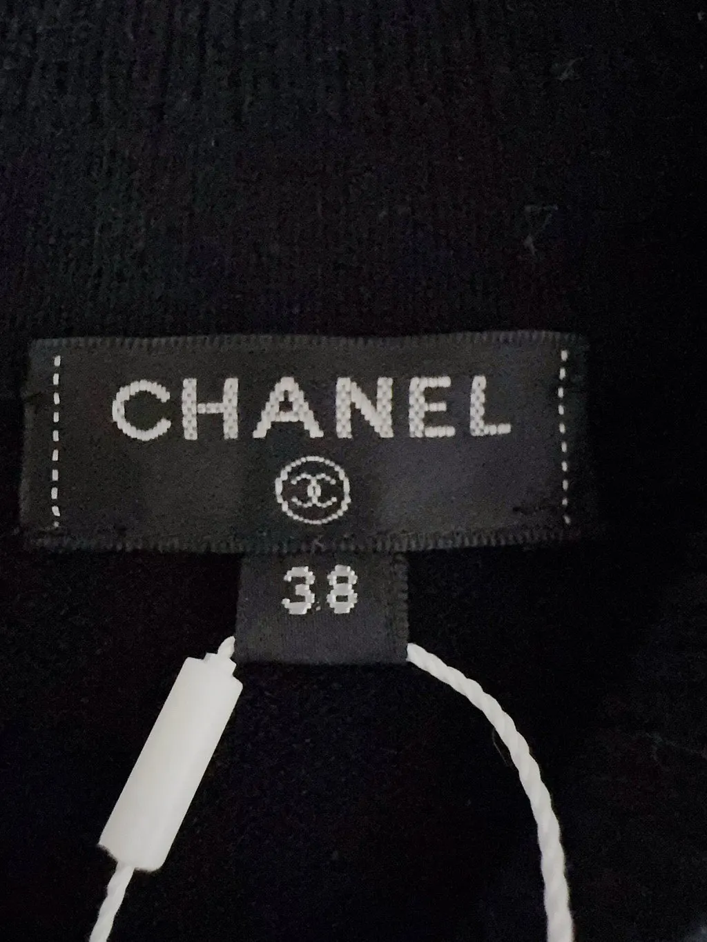 Chanel Navy Cashmere Top Navy Cashmere Never worn, with tag - Inside View