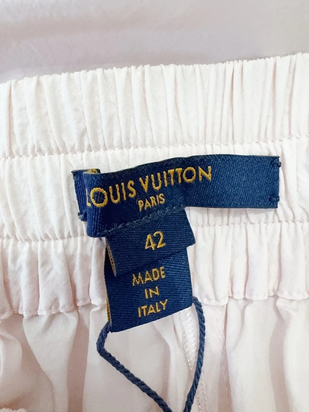 Louis Vuitton Pink Cotton Trousers Pink Cotton Never worn, with tag - Model View