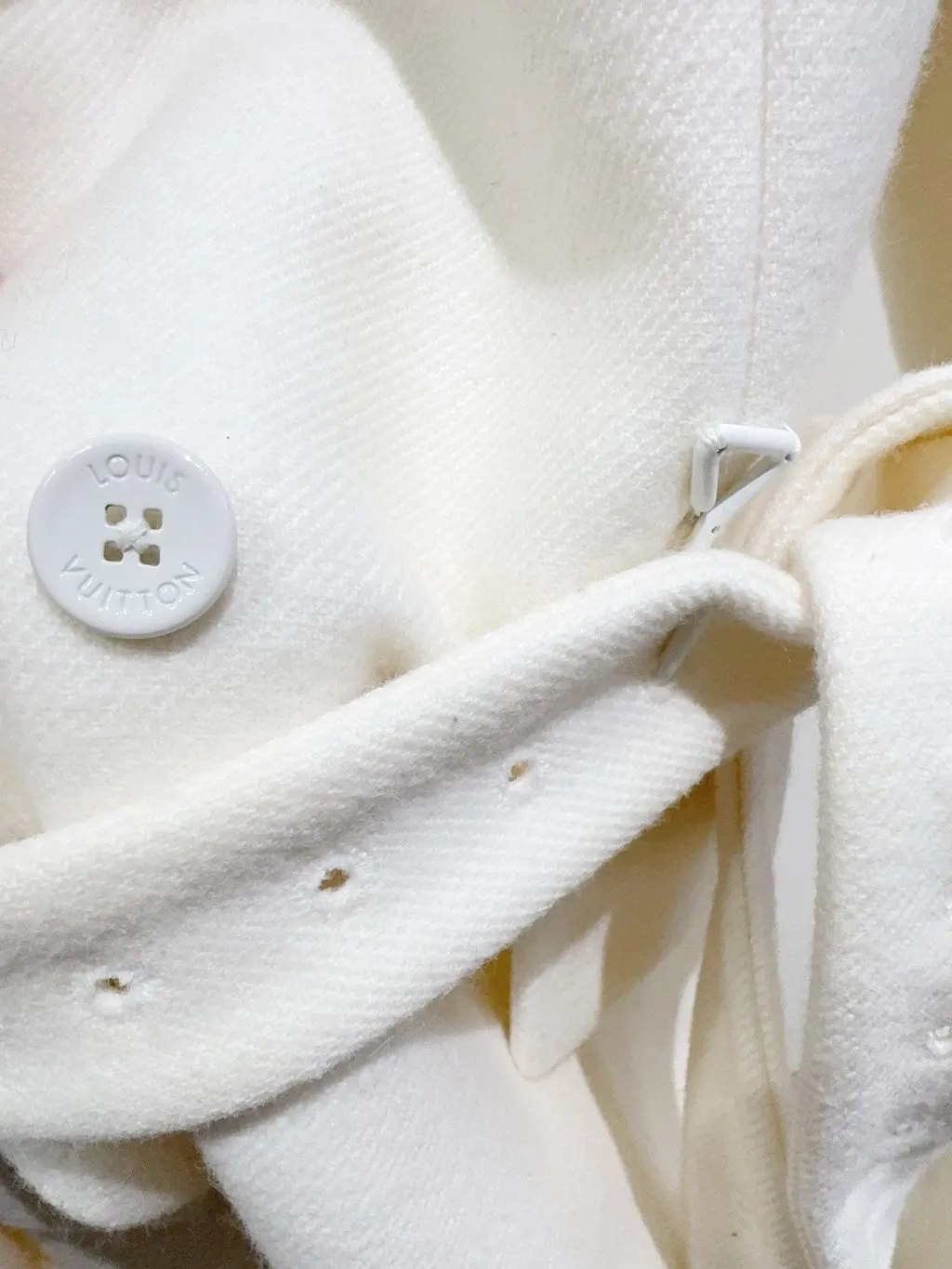 Louis Vuitton Ecru Wool Coat Ecru Wool Never worn, with tag - Inside View