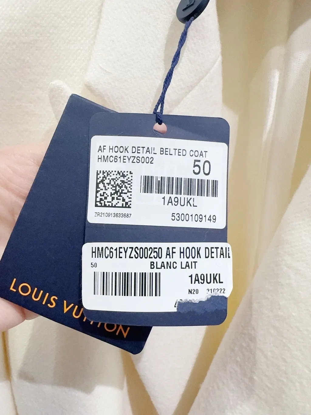 Louis Vuitton Ecru Wool Coat Ecru Wool Never worn, with tag - Model View