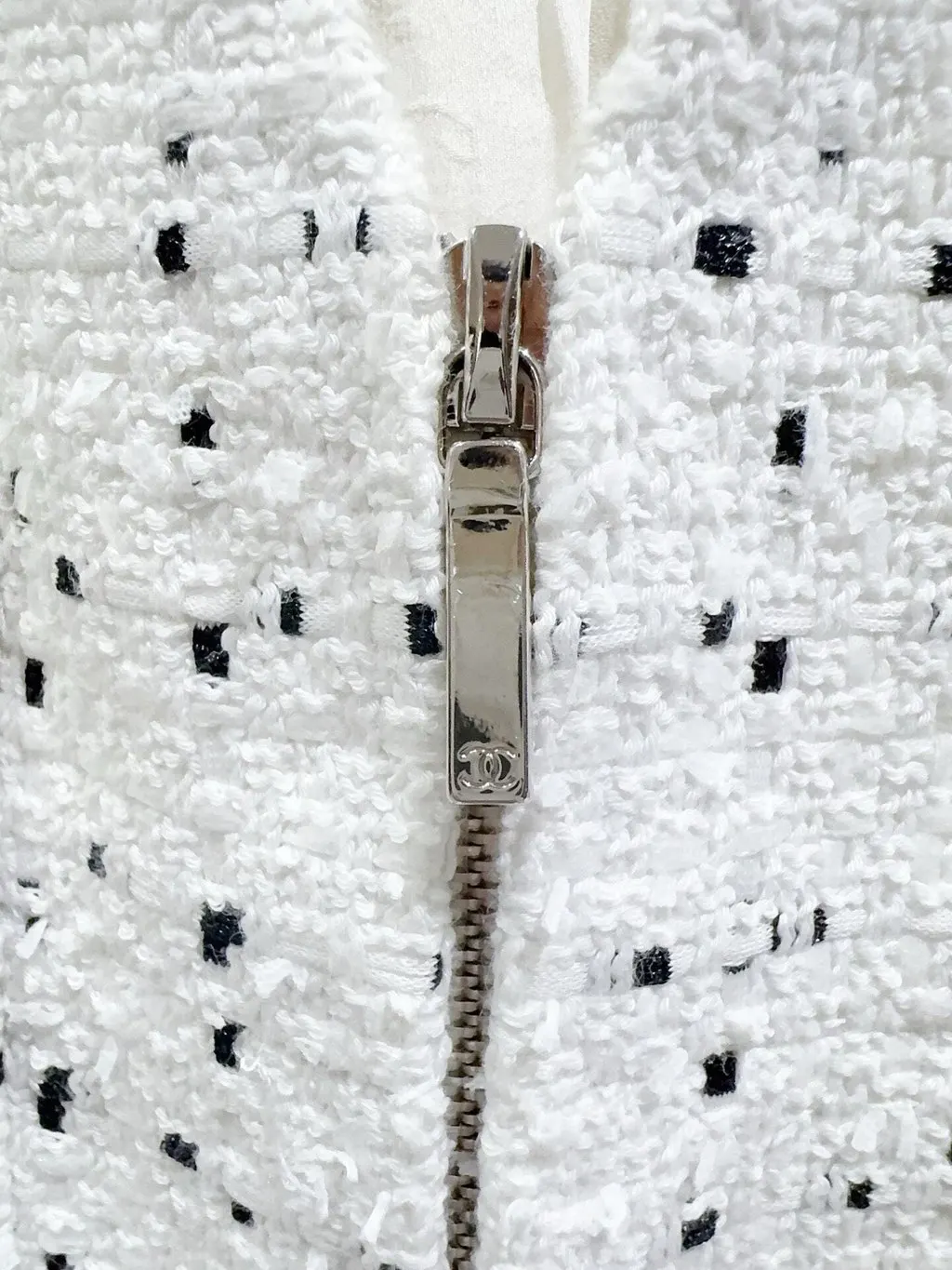 Chanel 17P Tweed Jacket MultiColor Tweed Very good - Inside View