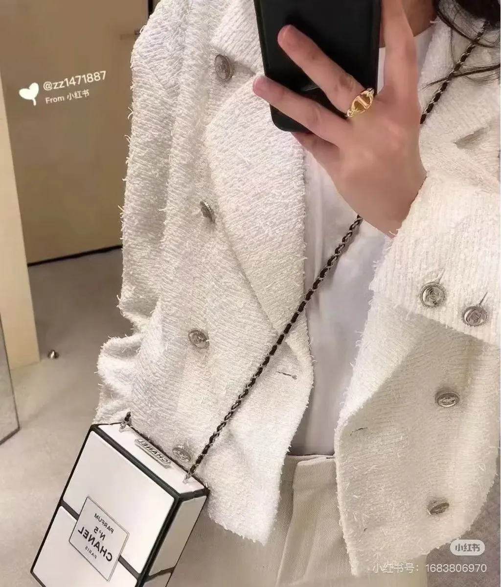 Chanel Ecru Cotton Jacket Ecru Cotton Very good - Model View
